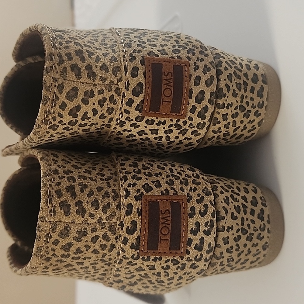 TOMS Desert Cheetah Wedge Booties Size 3 YOUTH - Picture 3 of 6